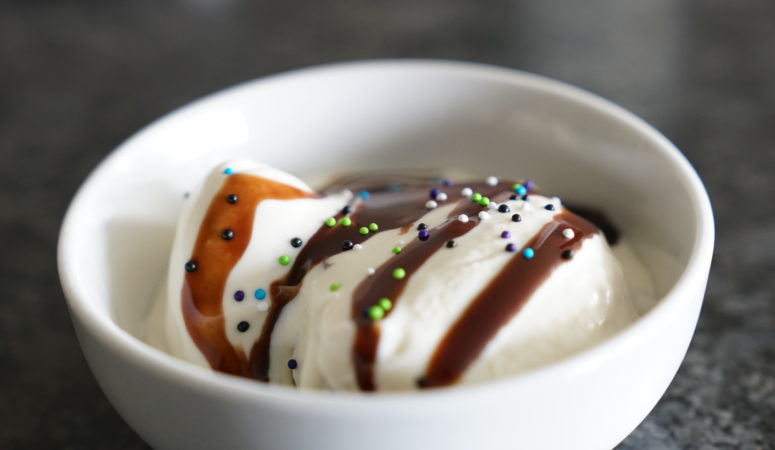 Vídeo: Nieve/helado con dos ingredientes (Ice cream using 2 ingredients)